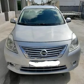 Nissan Versa 2012