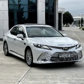 Toyota Camry 2020