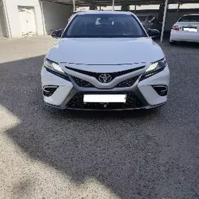 Toyota Camry 2018