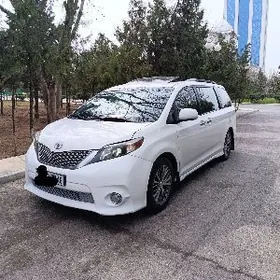 Toyota Sienna 2016