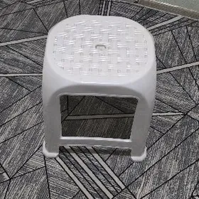 Табуретки пластмассовые