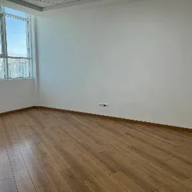 продается офис на Чехова