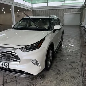 Toyota Highlander 2021