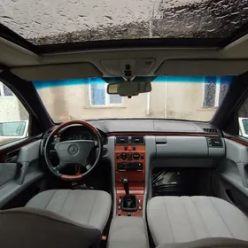 Mercedes-Benz 230E 1998