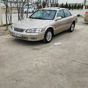 Toyota Camry 2001