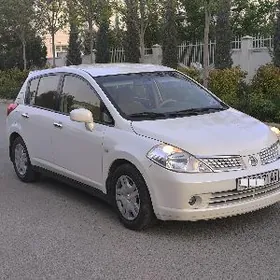 Nissan Tiida 2006