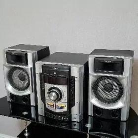 Музыкальный центр Sony.