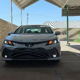 Toyota Camry 2021
