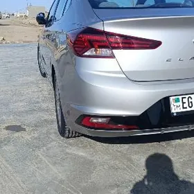 Hyundai Elantra 2020