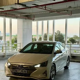 Hyundai Elantra 2020