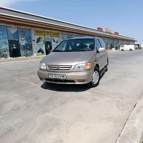 Toyota Sienna 2002