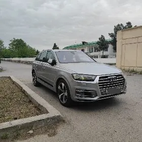 Audi Q7 2016