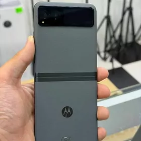 Motorola razr 2023