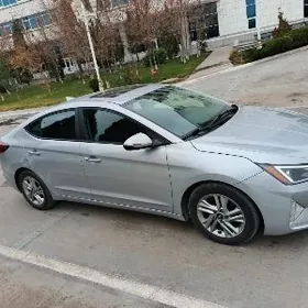 Hyundai Elantra 2020