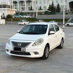 Nissan Versa 2013