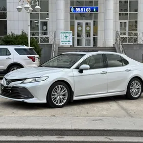 Toyota Camry 2020
