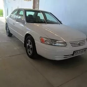 Toyota Camry 1999