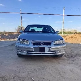 Toyota Camry 2000