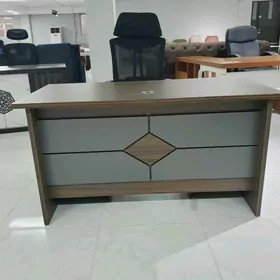 Kompyuterni stol столь