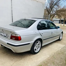 BMW E39 2000