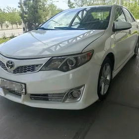 Toyota Camry 2014