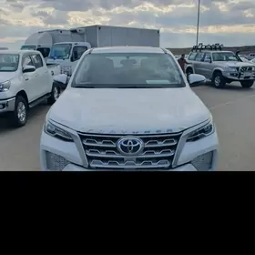 Toyota Fortuner 2025