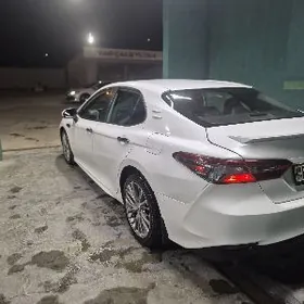 Toyota Camry 2018