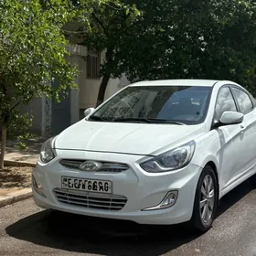 Hyundai Accent 2012