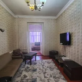 Ул. Первомайская 2 ком. 70м2