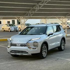 Mitsubishi Outlander 2022