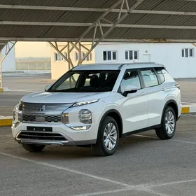 Mitsubishi Outlander 2025