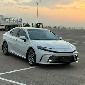 Toyota Camry 2025