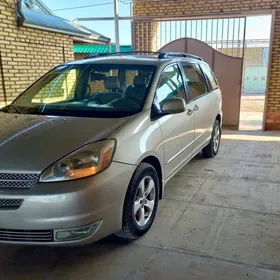 Toyota Sienna 2004