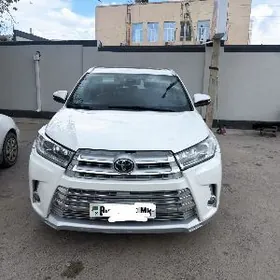 Toyota Highlander 2019
