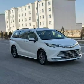 Toyota Sienna 2022