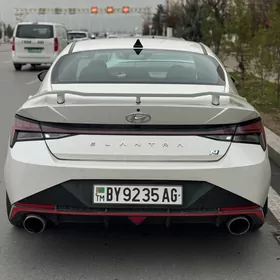 Hyundai Elantra 2022