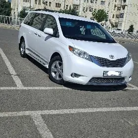 Toyota Sienna 2015