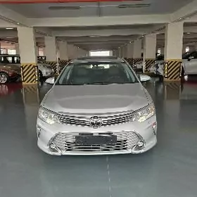 Toyota Camry 2016