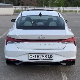 Hyundai Elantra 2021