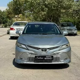 Toyota Camry 2018
