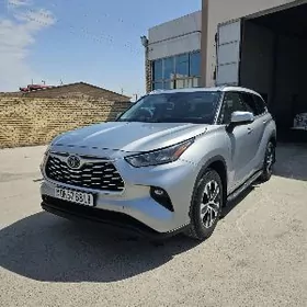 Toyota Highlander 2021