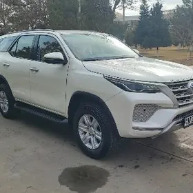 Toyota Fortuner 2022