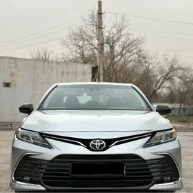Toyota Camry 2018