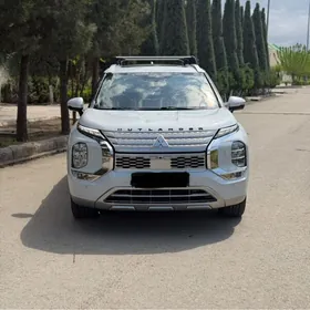 Mitsubishi Outlander 2022