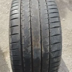 275 35 20 MICHELIN 24