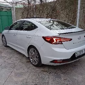 Hyundai Elantra 2020