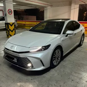 Toyota Camry 2024
