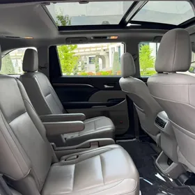 Toyota Highlander 2016