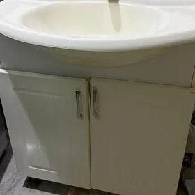 Раковина с тумбой