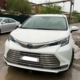 Toyota Sienna 2021